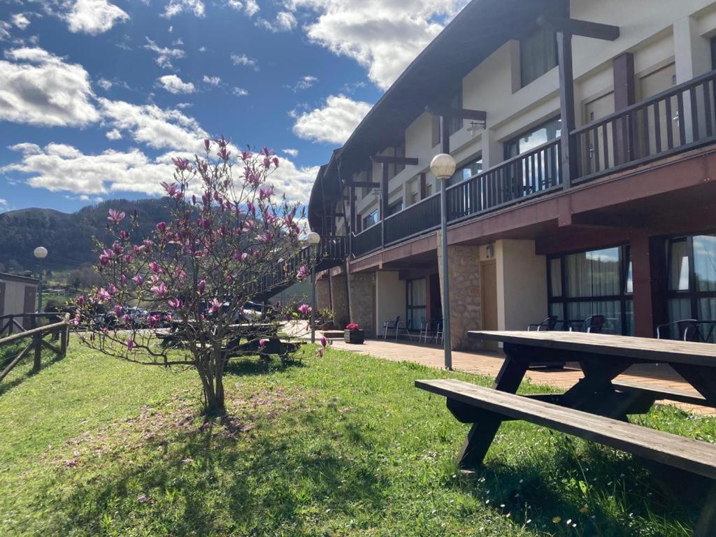 Apartamentos Aldea Del Puente Onís Buitenkant foto