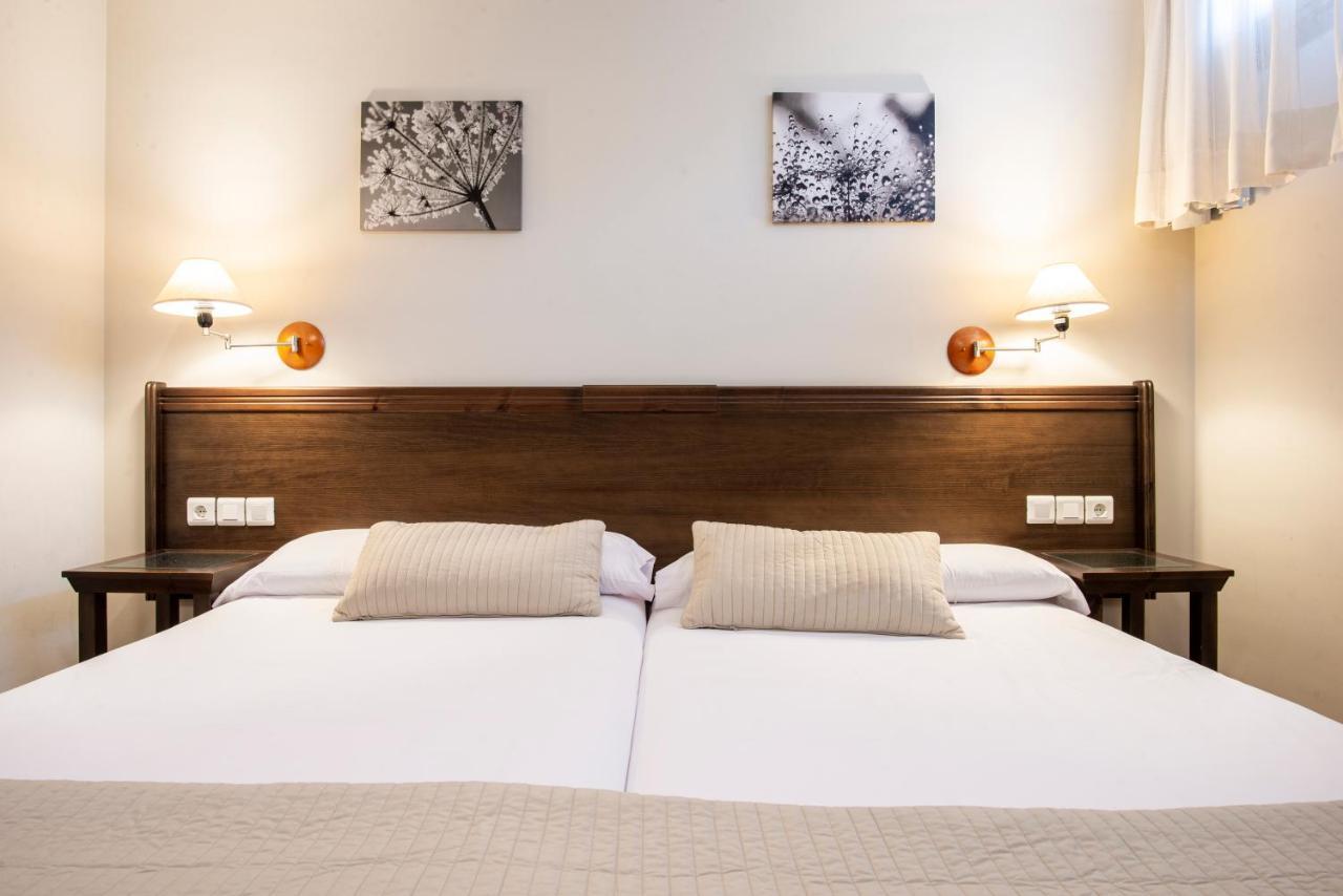 Apartamentos Aldea Del Puente Onís Buitenkant foto