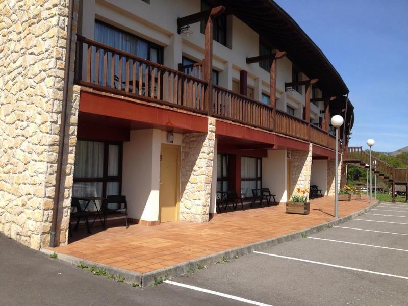Apartamentos Aldea Del Puente Onís Buitenkant foto